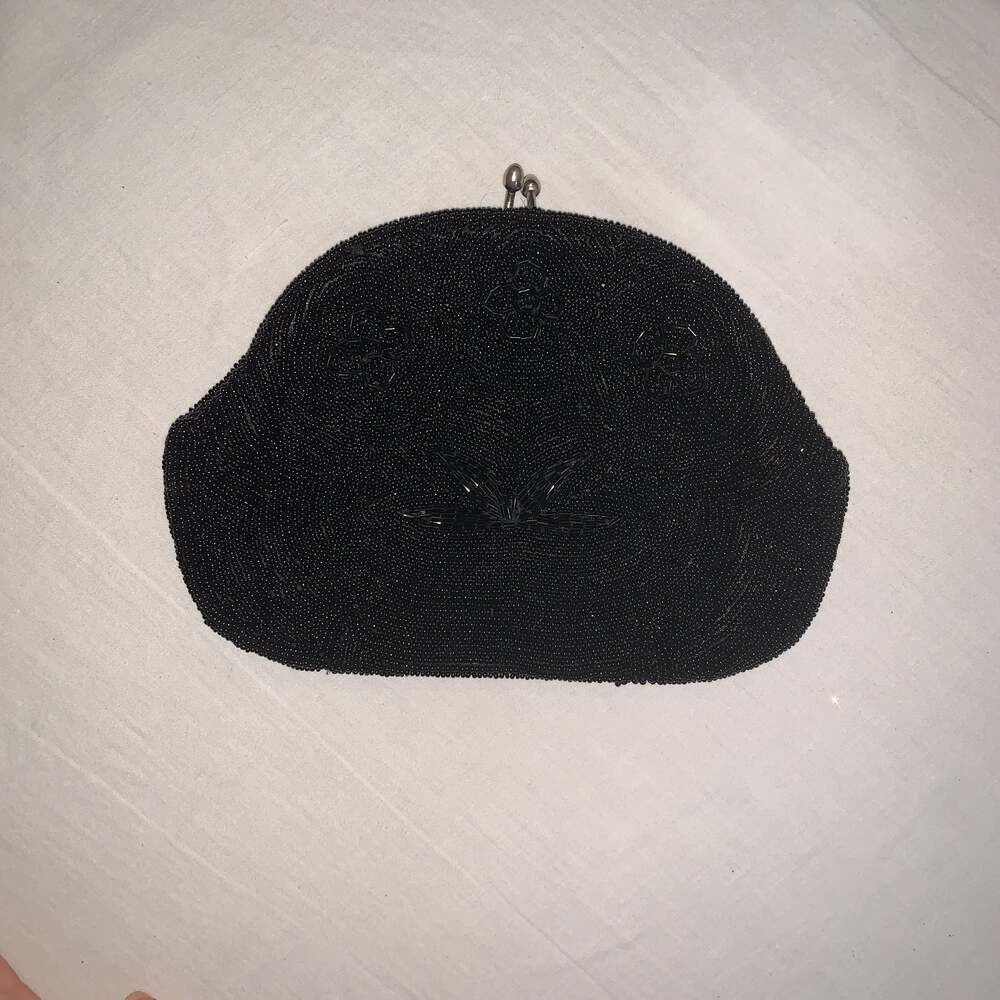 Vintage Black Glass Beaded Clutch Kiss Lock Flower Pattern Made in Japan